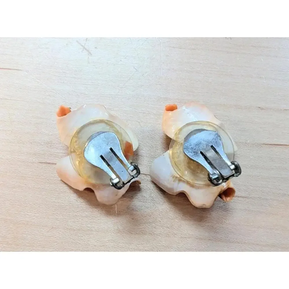 Vintage 60s Shell Pearl Clip On Earrings